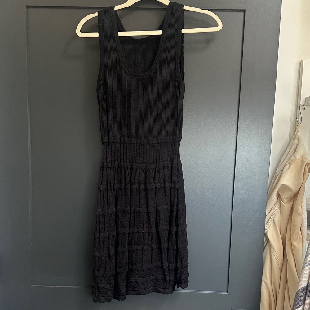 Chic Black Sleeveless Mini Dress
